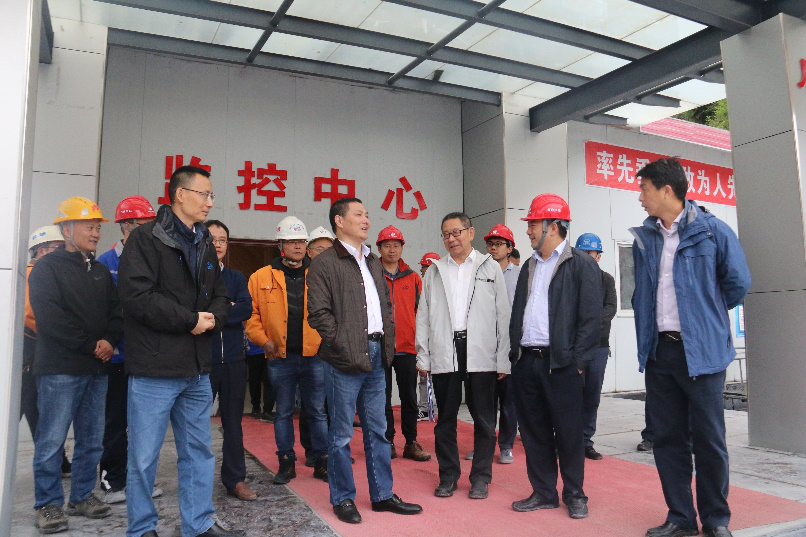 省交通投資集團黨委副書記、副董事長、總經(jīng)理 周黎明赴九綿高速LJ9項目檢查指導工作