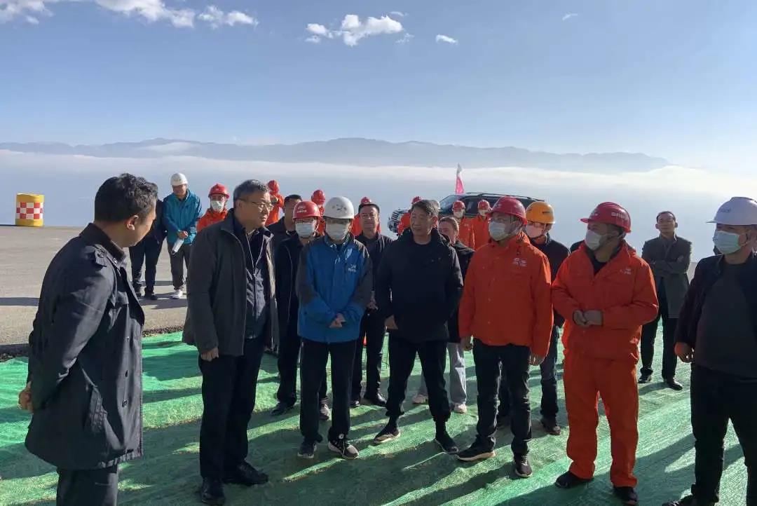 四川省交通運輸廳黨組成員、副廳長朱學雷深入省道S464普格一標項目調(diào)研項目建設(shè)情況