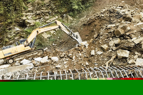 精準(zhǔn)預(yù)判與緊急避險，成功化解塌方危機(jī)