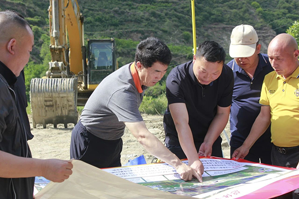 阿壩州人大常委會(huì)主任李為國(guó)到川汶高速公路TJ7項(xiàng)目調(diào)研指導(dǎo)工作