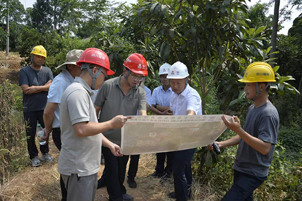 川交公司黨委副書記、董事、總經(jīng)理魯正偉赴德陽繞城南高速公路項(xiàng)目LJ2標(biāo)段檢查指導(dǎo)工作