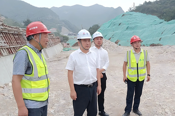 川交公司黨委書記、董事長(zhǎng)杜江林赴北京門頭溝區(qū)國(guó)道108項(xiàng)目檢查指導(dǎo)工作